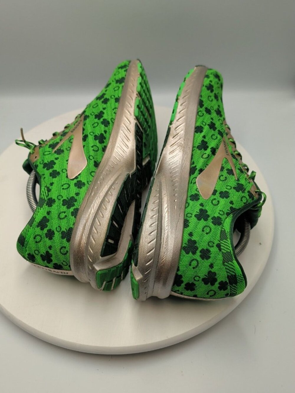 Brooks Mens Launch 6 "Run Lucky" US 10.5 Clovers Gold Green Running Gym Walking - Picture 7 of 11